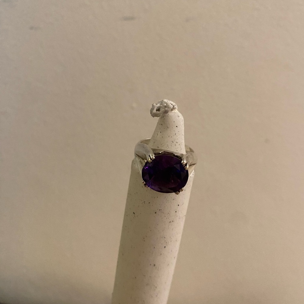 Elegant Silver Amethyst Ring